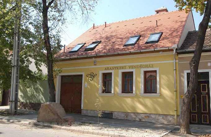 Aranykert Vendeghaz Hotel Eger Buitenkant foto